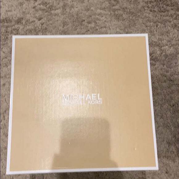 Michael Kors size 8 - Picture 6 of 8